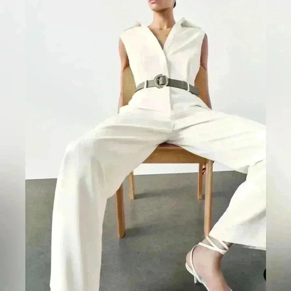 🔥🔥Zara belt jumpsuit - Picture 1 of 5